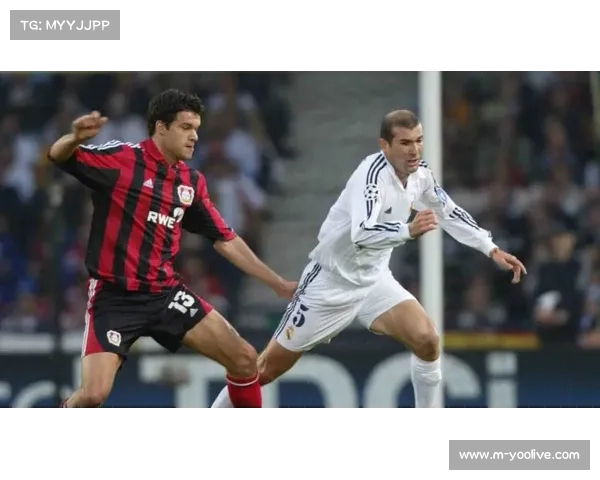 菲戈分享珍藏球衣趣事 称欧冠经历是人生最快乐时刻